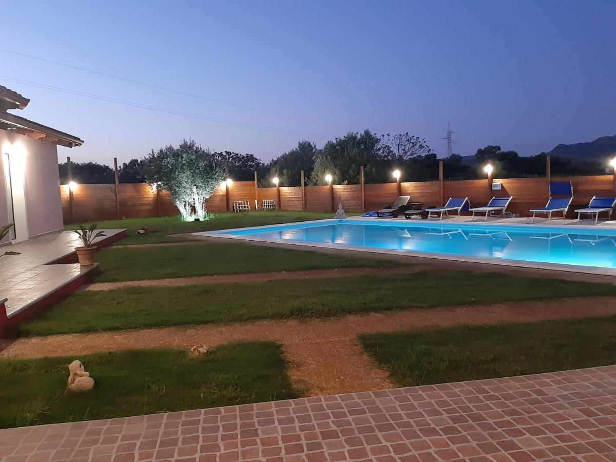 Villa Erilia San Giovanni Suergiu Luaran gambar