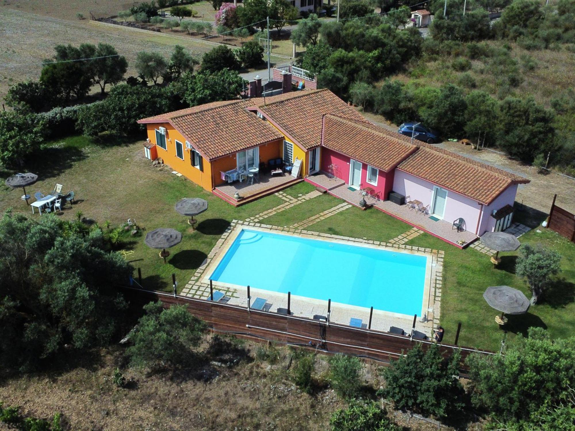 Villa Erilia San Giovanni Suergiu Luaran gambar